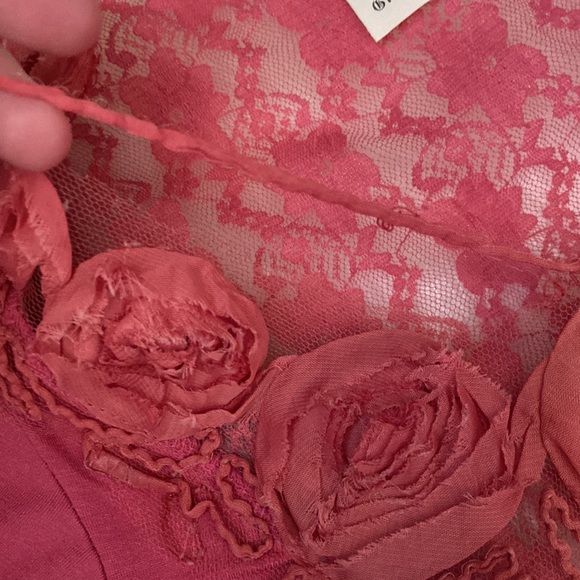 Beautiful pink flutter sleeve top with lace detailing and roses around the neck - Picture 3 of 4